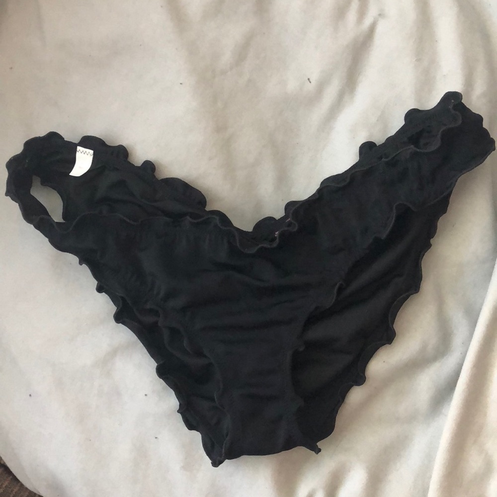 Victoria’s Secret cheeky scrunched bikini bottom